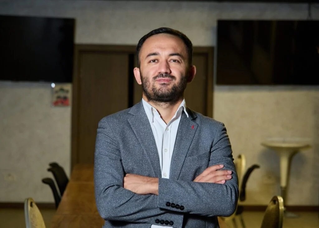 An Uzbek Founder Invested $1.7M to Build an AI-Driven Operating System for Factories